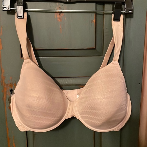 👄Natori Underwire Bra👄 - Picture 1 of 8